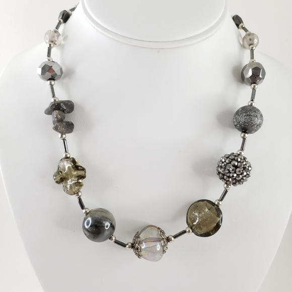 Art glass necklace with colors in grey, silver and metallic silver - Picture 8 of 16